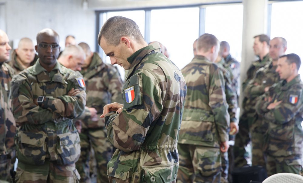 300 слабых "спартанцев". Франция перебрасывает в Эстонию танки и БМП