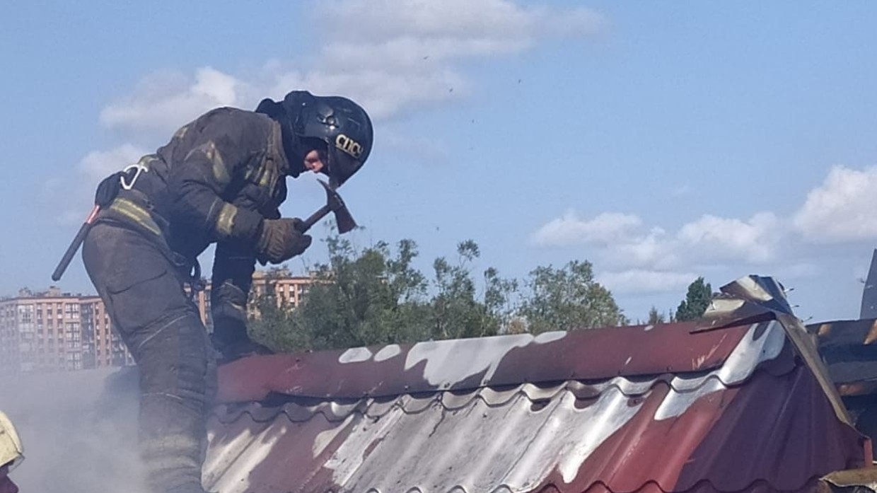 Пожар в Военном университете Минобороны перекрыл движение из Москвы в область