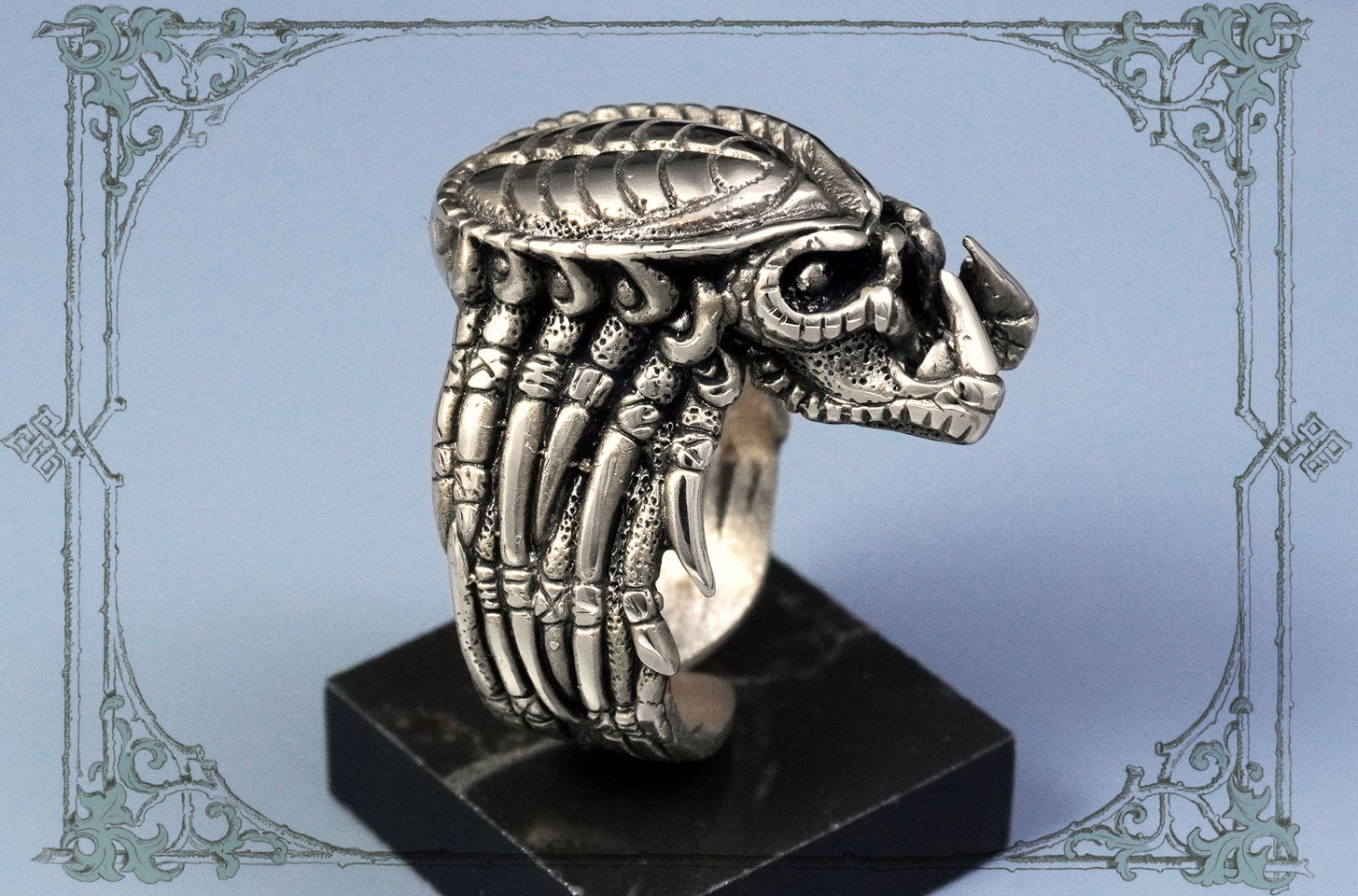 Кольцо Хищник в подарочном футляре: идеальный презент