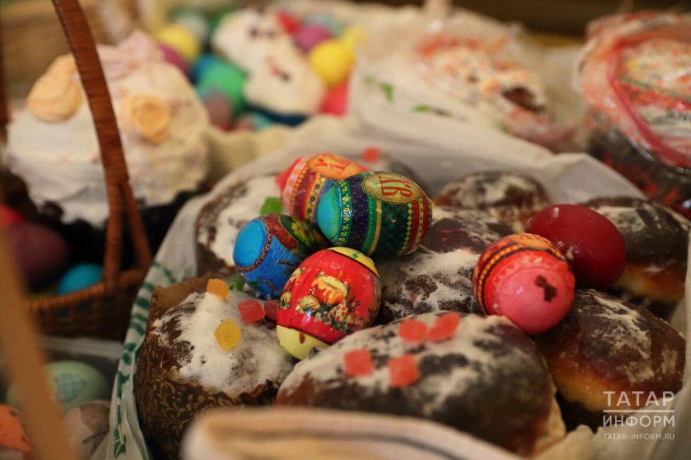 «Кулич до Пасхи – просто кекс, а яйца на кладбища носить не стоит»: священник о традициях
