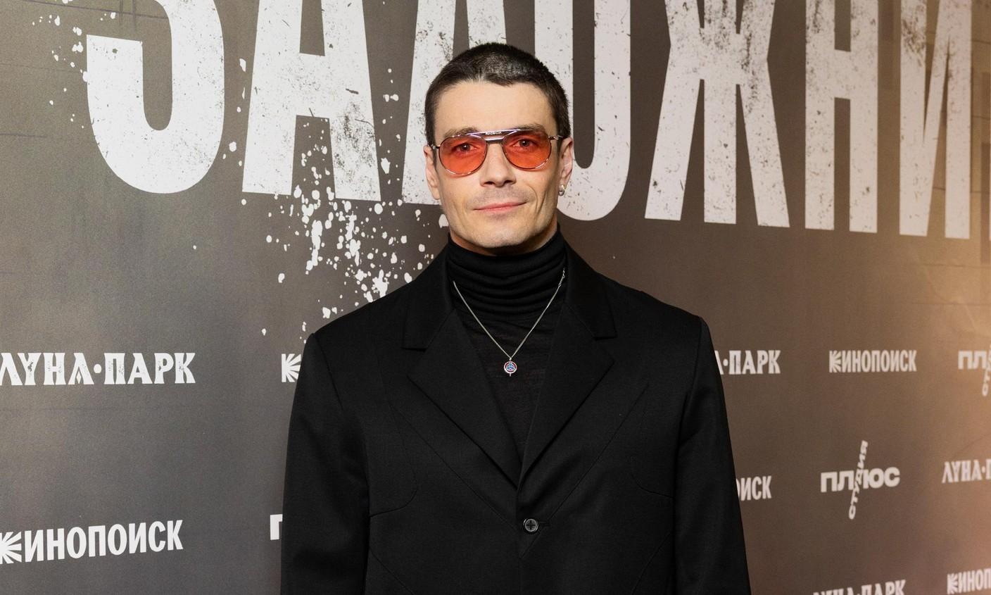 «Меня пугал языковой барьер»: Максим Матвеев о съемках в новом сериале «Заложник»