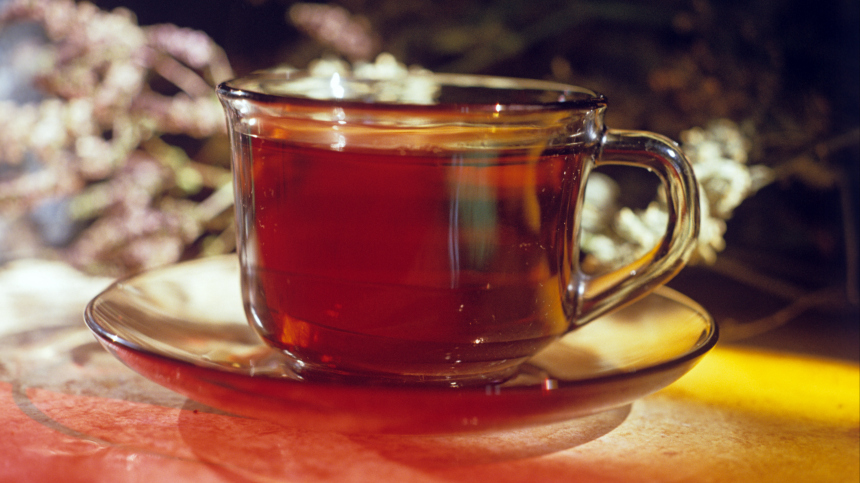 «Чайная диета»: эксперт развела миф о похудении благодаря одному напитку
