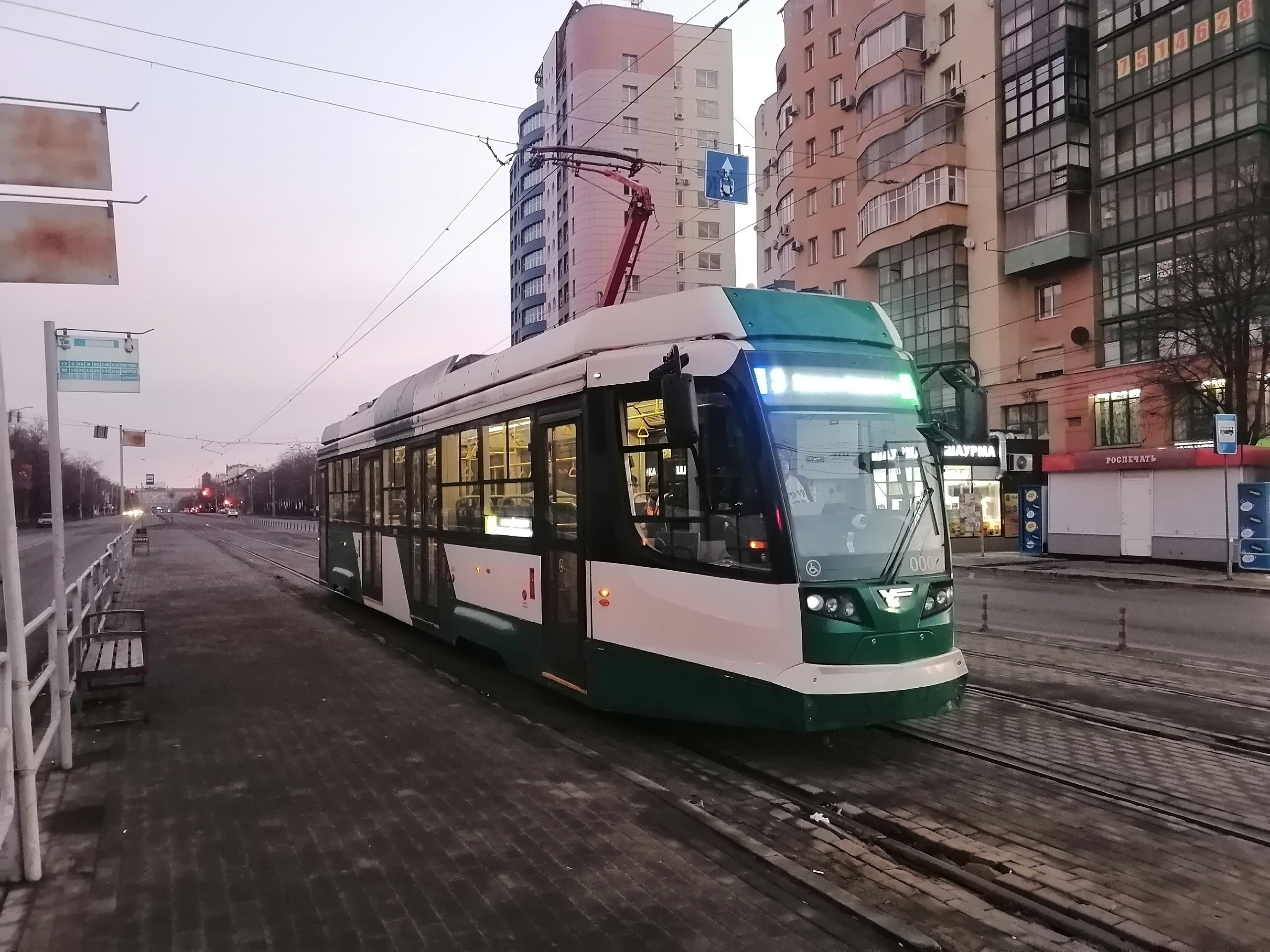 Трамваи и троллейбусы меняют маршрут: в центре Челябинска закрывают движение