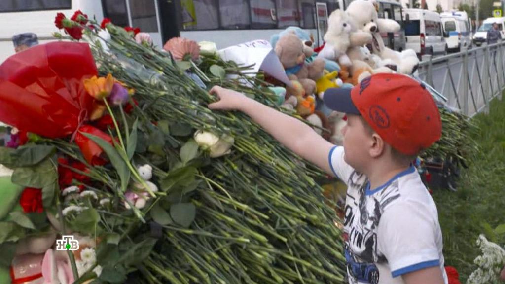 Трагедия в брянской гимназии 7 декабря. Казань гимназия 175 трагедия. Мулланур Мустафин Казань. Казань гимназия 175 погибшие дети. Трагедия в Казани погибшие учителя дети.