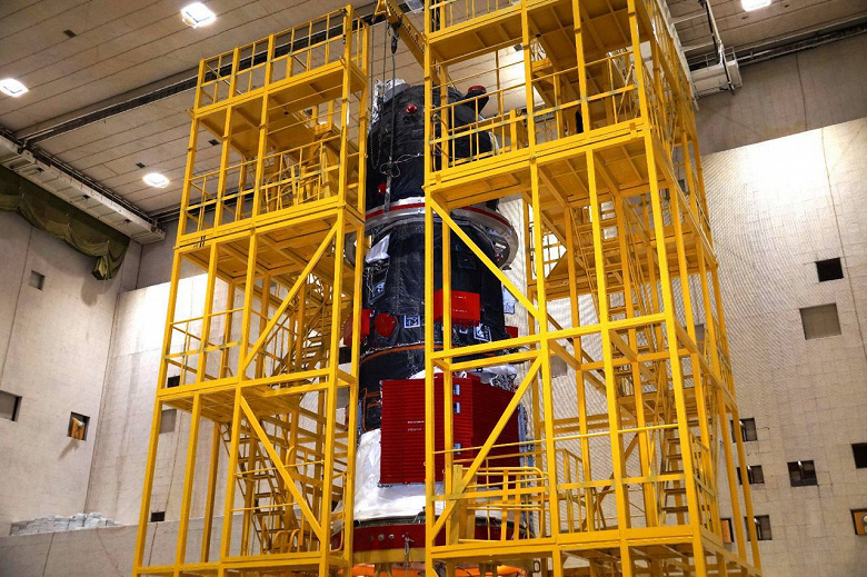  на Байконуре готовят «Прогресс МС-32» к запуску на МКС