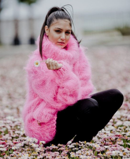Что такое fuzzy свитер и как его носить: стиль женщины 50+ гардероб,мода и красота,модные образы,одежда и аксессуары
