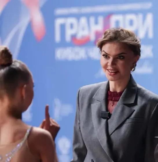 Алина Кабаева появилась на турнире по гимнастике в элегантных образах