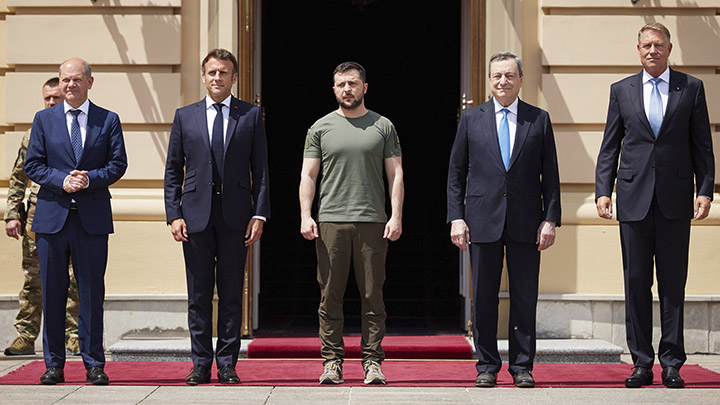 БОМЖ ЦВЕТА ХАКИ: ТАЙНА НАРЯДОВ ЗЕЛЕНСКОГО БОМЖ ЦВЕТА ХАКИ: ТАЙНА НАРЯДОВ ЗЕЛЕНСКОГО украина