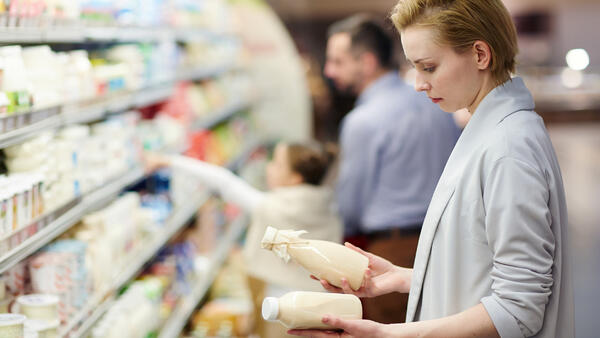 Какие продукты нельзя покупать в супермаркетах — советы опытного продавца - похожая новость на Toplenta