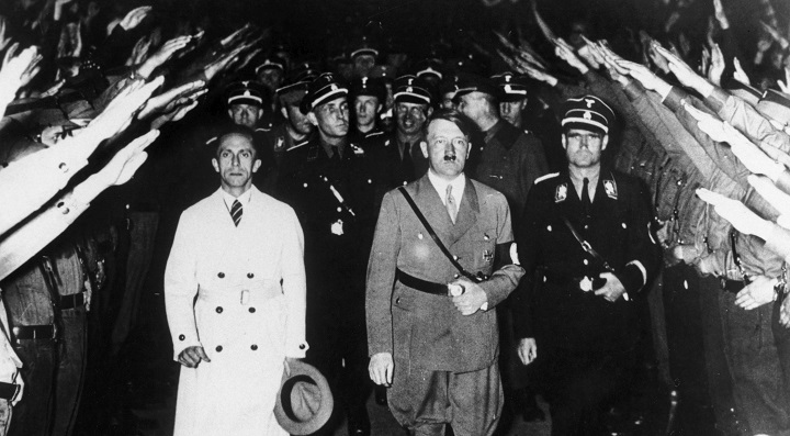 ОБМАНУТЬ ГИТЛЕРА И УЦЕЛЕТЬ: КАК БРИТАНСКИЕ ИНТРИГАНЫ ЛИШИЛИ ФЮРЕРА ЕГО ПРАВОЙ РУКИ ОБМАНУТЬ ГИТЛЕРА И УЦЕЛЕТЬ: КАК БРИТАНСКИЕ ИНТРИГАНЫ ЛИШИЛИ ФЮРЕРА ЕГО ПРАВОЙ РУКИ история