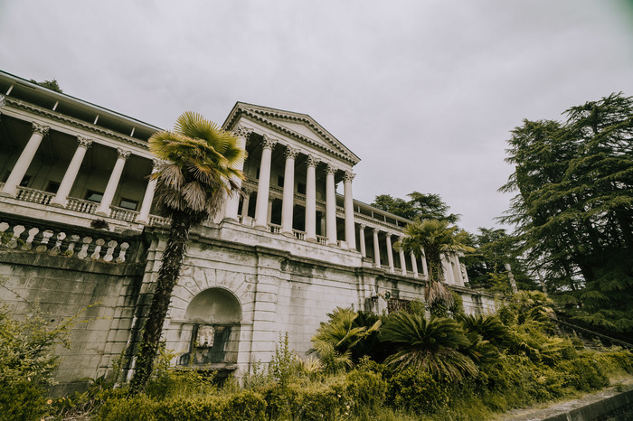 Заброшенный санаторий в Сочи, или как оказаться в Джуманджи Заброшенный санаторий в Сочи, или как оказаться в Джуманджи Россия,туризм