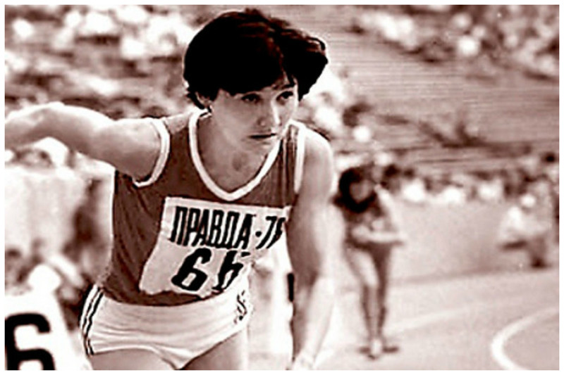 Татьяна Ледовская, Ольга Назарова, Мария Пинигина и Ольга Брызгина в 1987 году в эстафете 4х400 метров установили рекорд 3.15,17, который непревзойден до сих пор Петля Корбут, видео, гимнастика, достижения, рекорды, советские спортсмены, спорт, успех