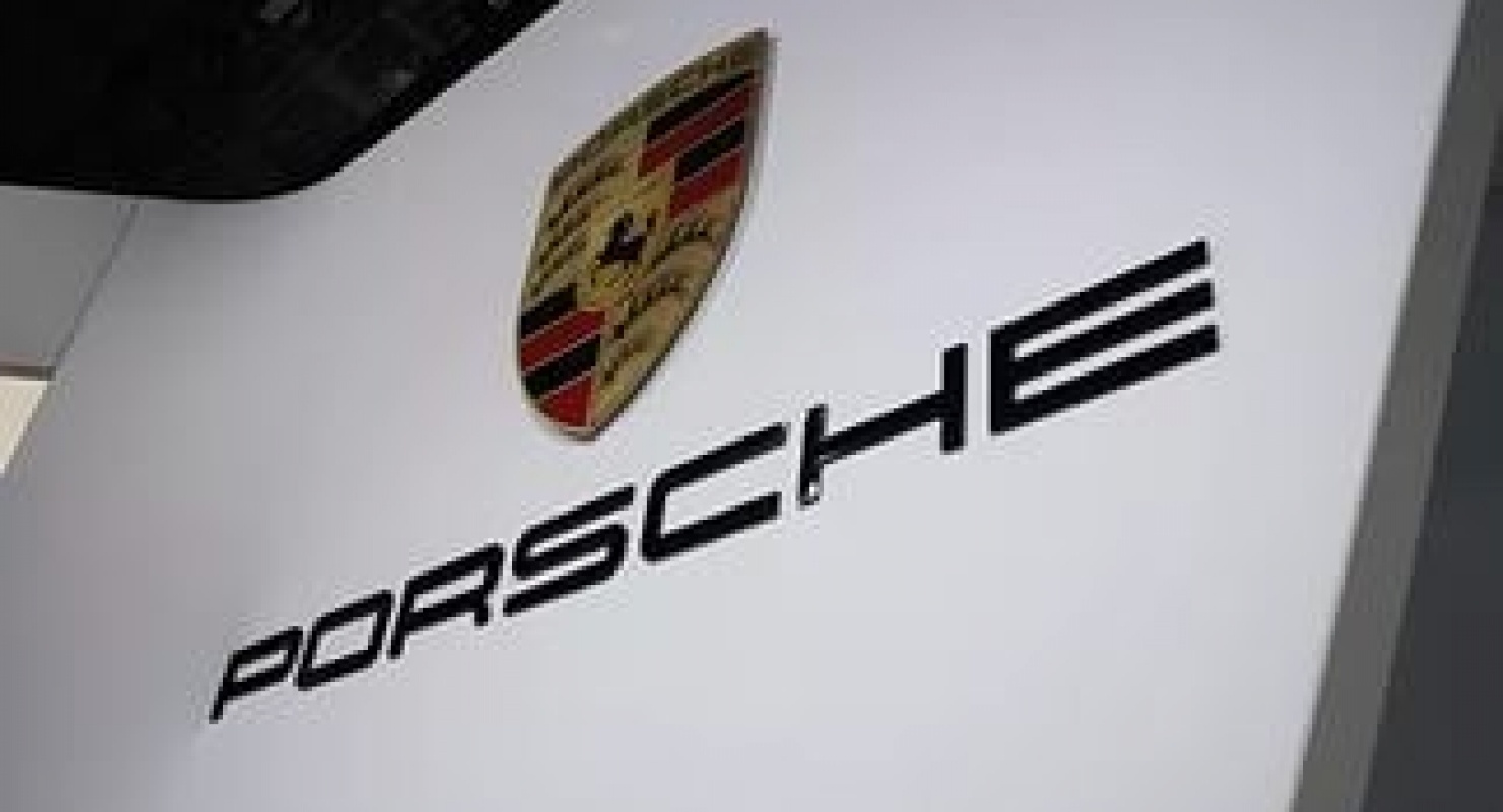 На аукционе продают редкие 60-летние санки Porsche из стекловолокна Автомобили