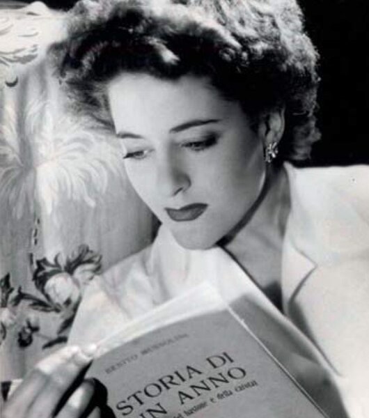 Расстрел Муссолини: любовница пыталась защитить его своим телом Расстрел Муссолини: любовница пыталась защитить его своим телом