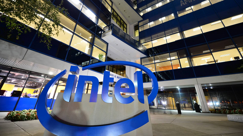 Несмотря на значительный рост рынка полупроводниковой продукции, прибыль Intel за год обрушилась на 21%