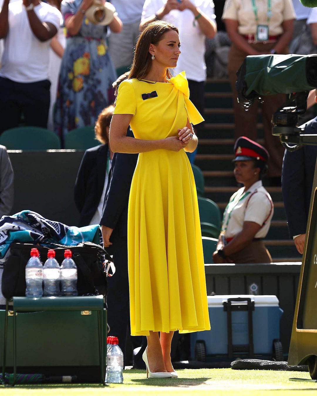 Кейт Миддлтон в ярком платье наградила россиянку, победившую в финале Уимблдона