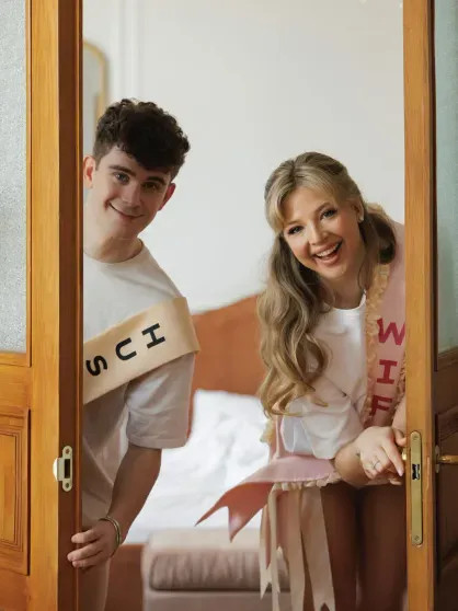 Артур Бабич и Аня Покров показали первую фотосессию в статусе мужа и жены Артур, Покров, Бабич, БабичАня, БабичАртур, время, Блогеры, Предложение, Подготовка, Алтай, путешествия, прошлого, сделал, роман, спустя, только, подтвердили, подробно, скрывали, Долгое