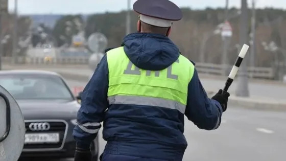 В ГАИ разъяснили, можно ли завершать обгон через сплошную, если начал по прерывистой