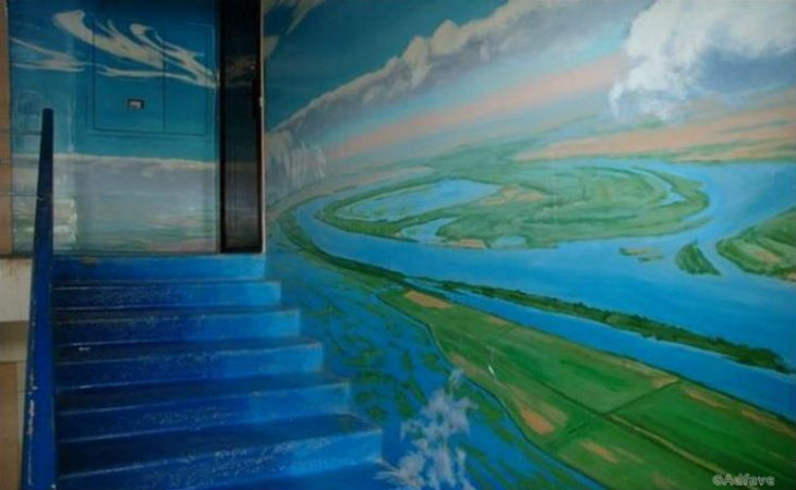 Жильцы дома решили, что хотят жить в красивом подъезде, и преобразили его до неузнаваемости Жильцы дома решили, что хотят жить в красивом подъезде, и преобразили его до неузнаваемости