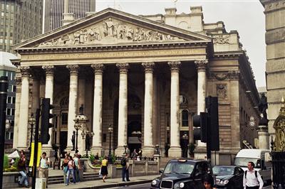 Фондовые биржи Европы выросли более чем на 1% на общерыночном позитиве