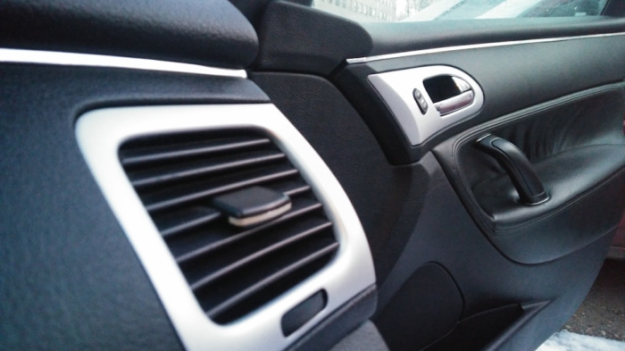 Функции в современных автомобилях, которые вызывают раздражение у водителей автомобили