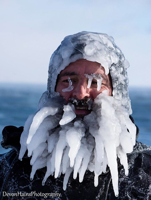 Как сёрферы гуляли по волнам на морозе -34С: Фотографии, глядя на которые можно замёрзнуть активный отдых