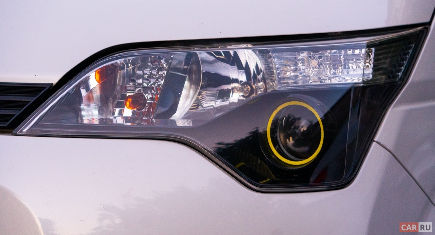 В России начались продажи электрических кроссоверов NIO ES7