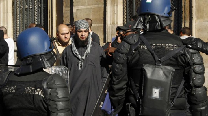 Франция начала наступление на ислам