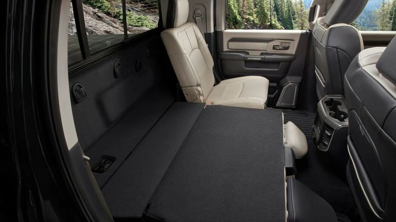 Новый грузовой пикап Dodge Ram 3500HD - с максимальным крутящим моментом 1354 Нм авто и мото