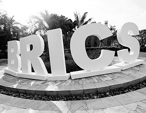 В битве с долларом у России появились союзники