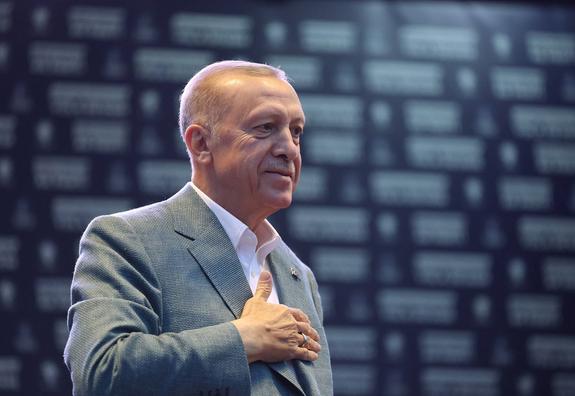 Политолог Марков: отказавшийся взять стакан из рук охранника Эрдоган, вероятно, боится, что его отравят спецслужбы США