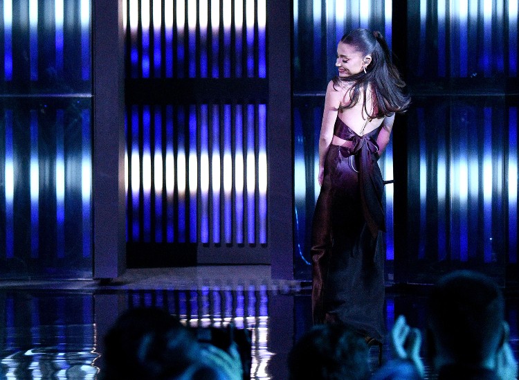 Меган Фокс, Ариана Гранде, Элтон Джон и другие на премии iHeartRadio Music Awards 2021 Меган Фокс, Ариана Гранде, Элтон Джон и другие на премии iHeartRadio Music Awards 2021 Звезды,Красная дорожка