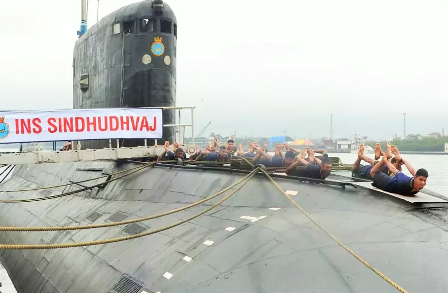 Индийская подводная лодка S56 «Синдудвадж", советского проекта 877ЭКМ "Палтус" одна из немного, кому удалось в учебном бою в 2015 году переиграть и условно уничтожить американскую многоцелевую АПЛ City of Corpus Christi (SSN-705) типа "Лос-Анжелес". Фото ВМФ Индии