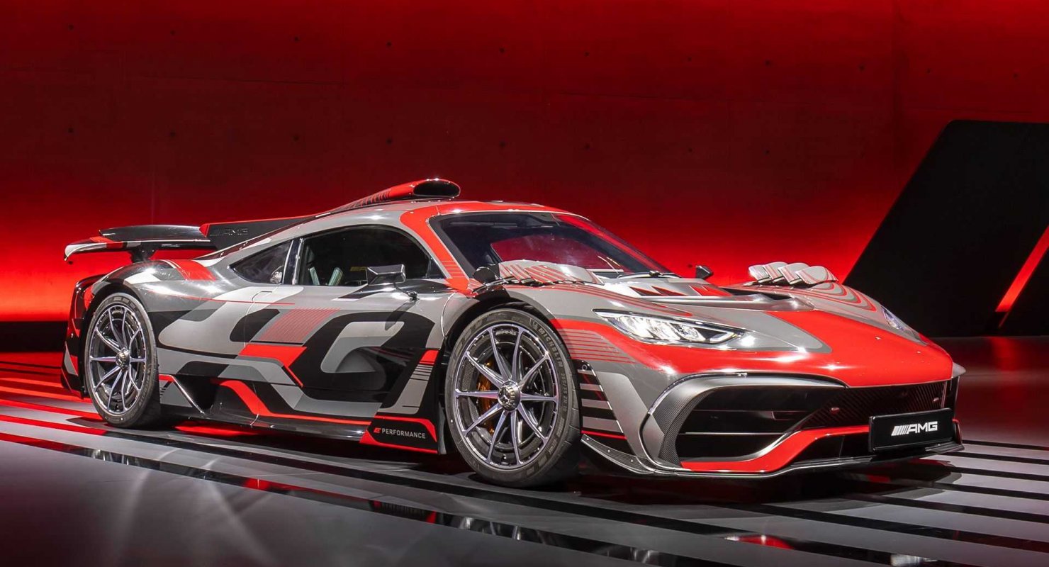 В гибридном Mercedes-AMG аккумулятор будет заряжаться во время дрифта