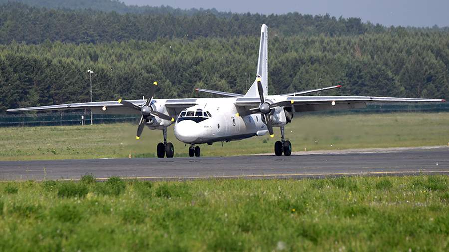 Самолет Ан-26 совершил жесткую посадку на Ямале