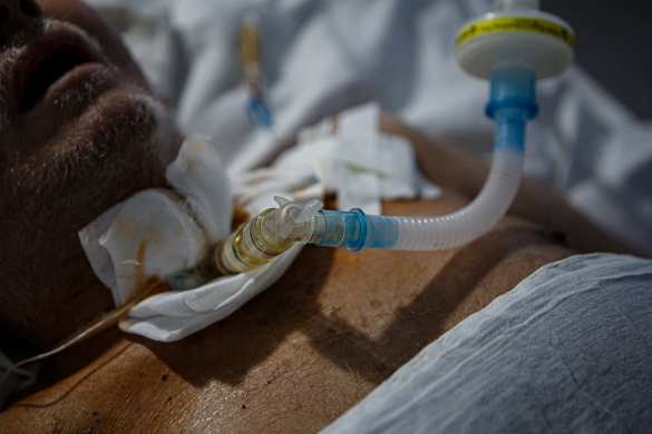 Больные в коридорах, врачи падают от усталости: Западная Украина захлёбывается от к-вируса (ФОТО) | Русская весна