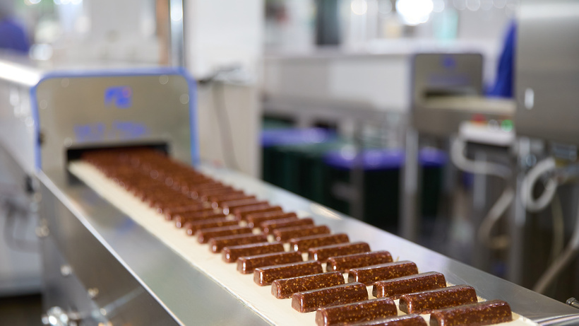 В Подмосковье будут производить шоколадные батончики с арахисом, нугой и карамелью