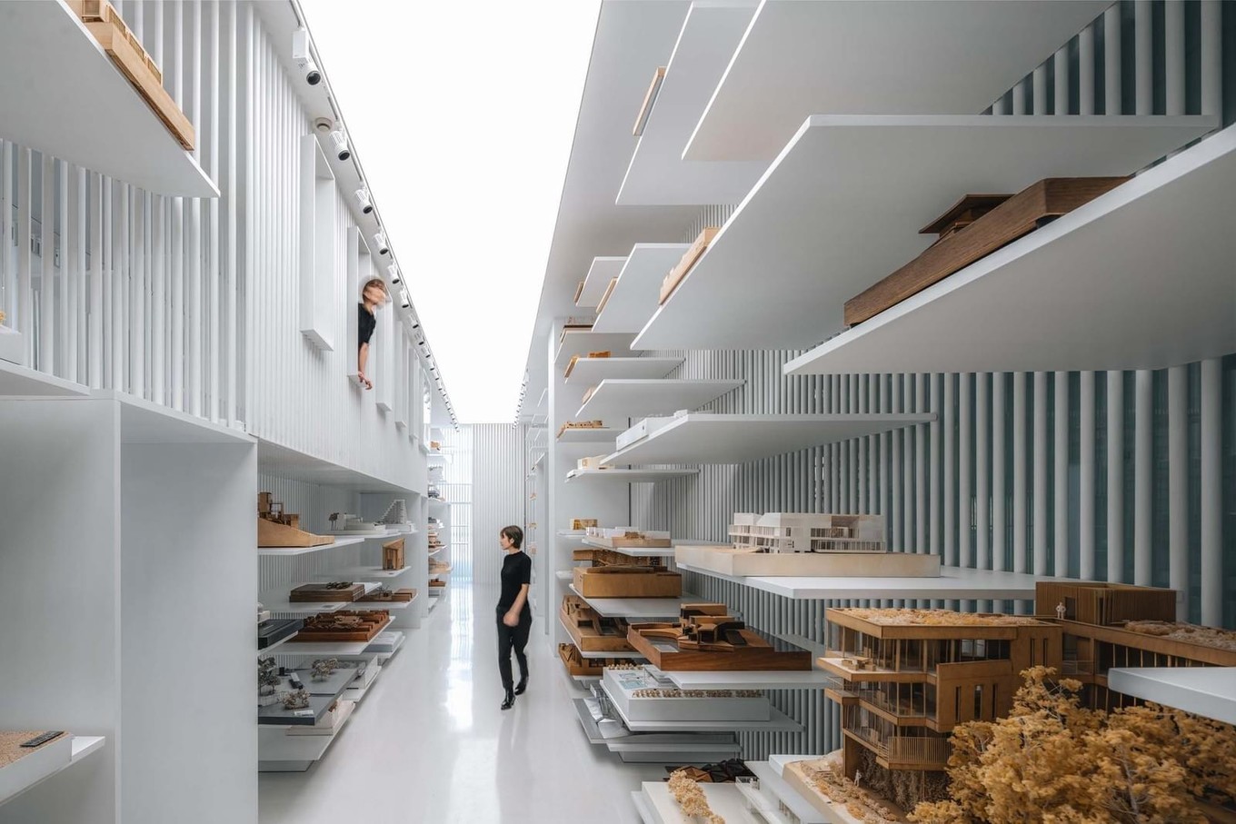 Музей архитектурных моделей в Китае города, трубы, музея, будущего, Redoubt, стальные, впечатлению, образуют, размерам, модели, городеМногочисленные, вертикальном, области, разделяют, вместе, чтобы, непрерывные, опорных, конструкций, присутствие