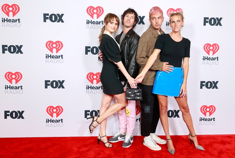 Меган Фокс, Ариана Гранде, Элтон Джон и другие на премии iHeartRadio Music Awards 2021 Меган Фокс, Ариана Гранде, Элтон Джон и другие на премии iHeartRadio Music Awards 2021 Звезды,Красная дорожка