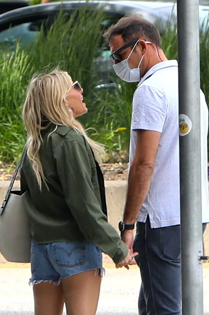 Сиенна Миллер спровоцировала слухи о новом романе со своим близким другом Звездные пары