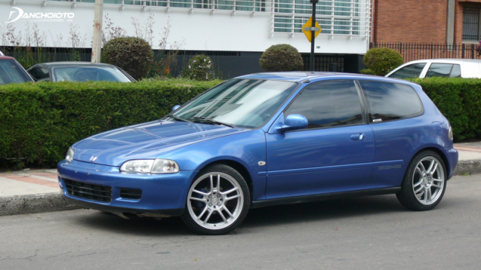 7 шикарных автомобилей из 1990-х, которые все еще можно найти на рынке 7 шикарных автомобилей из 1990-х, которые все еще можно найти на рынке авто,автомобиль,автосалон