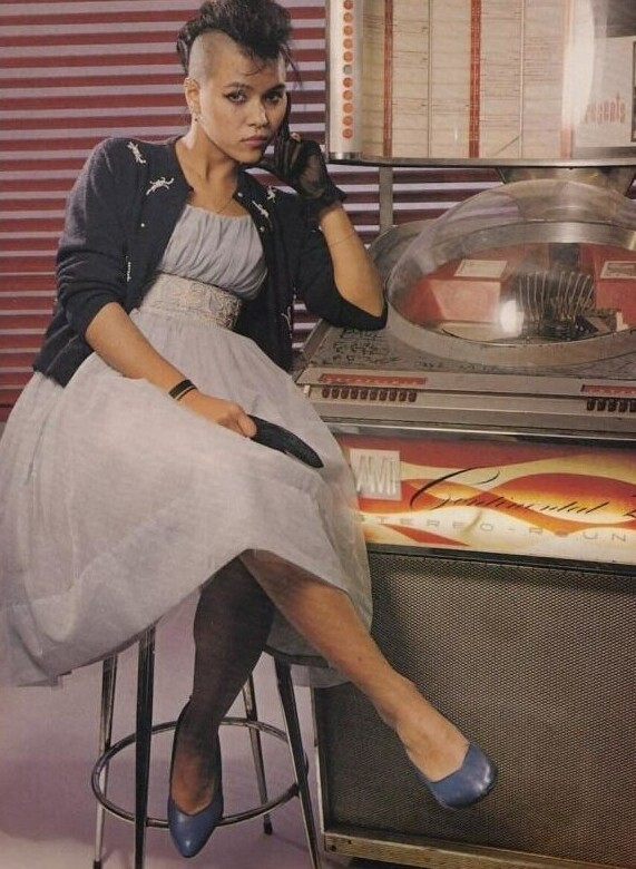 Топ «самых горячих женщин музыкальной сцены 80-х»!