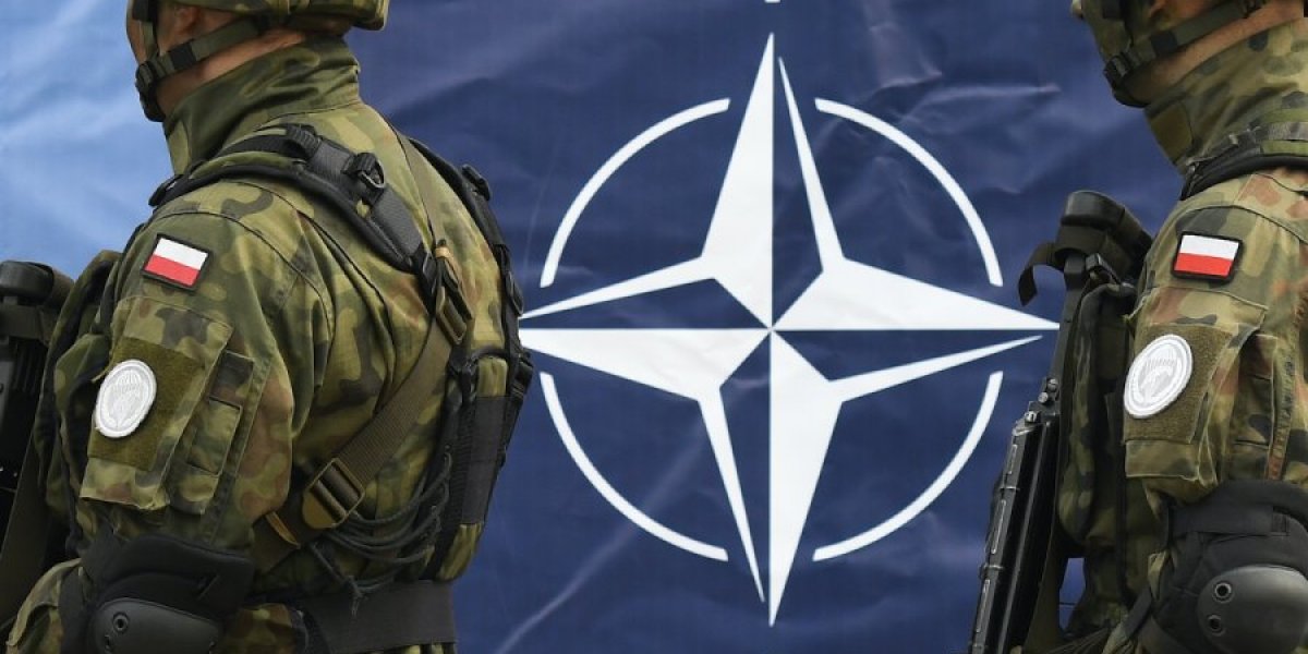 НАТО попыталась откалибровать свой стратегический компас, и получился старый курс против России