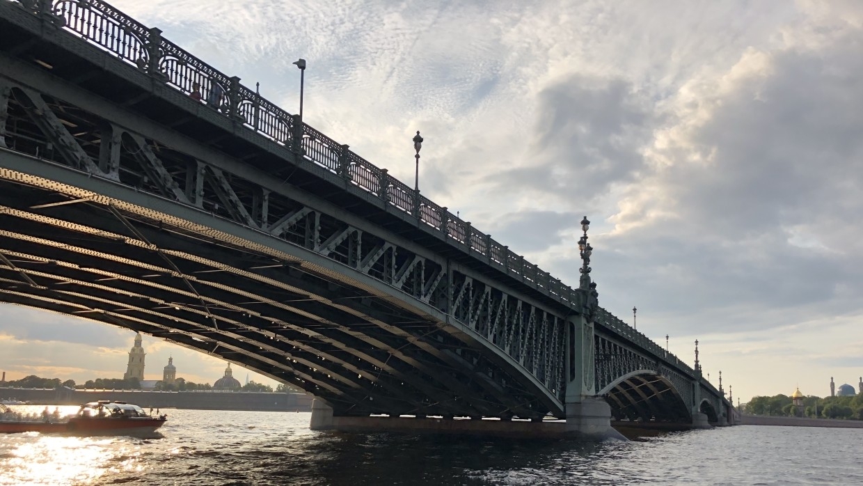 Петровский мост в питере