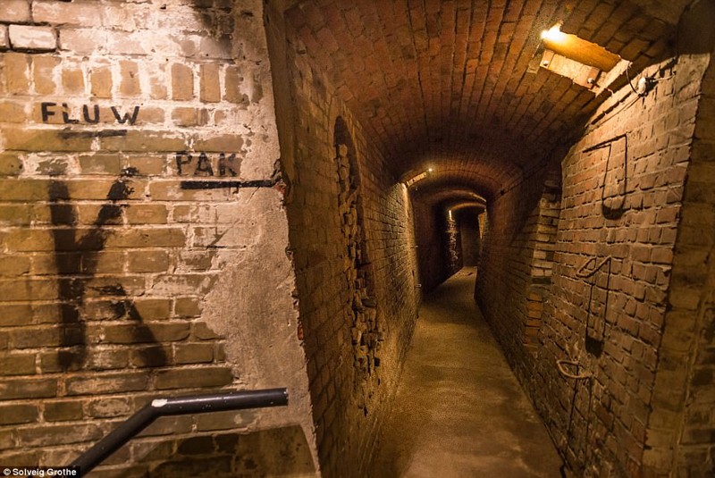 Жуткие тоннели, построенные нидерландскими пленными бункер, нацизм, нидерланды