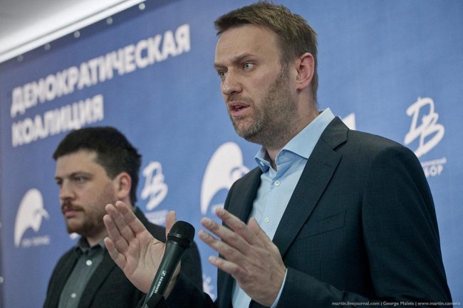 Хотел, как в Боливии, а сбежал в Италию: Серуканов жестко высмеял компашку Навального навальный