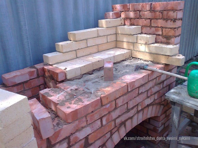 Вот так мы сложили мангал из кирпичей Вот так мы сложили мангал из кирпичей разное,строительство и ремонт