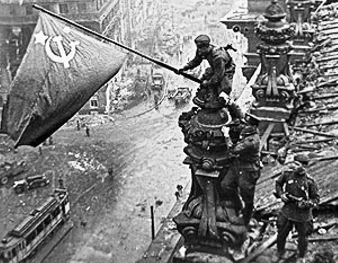 Сколько флагов было над Рейхстагом? СССР, история, факты