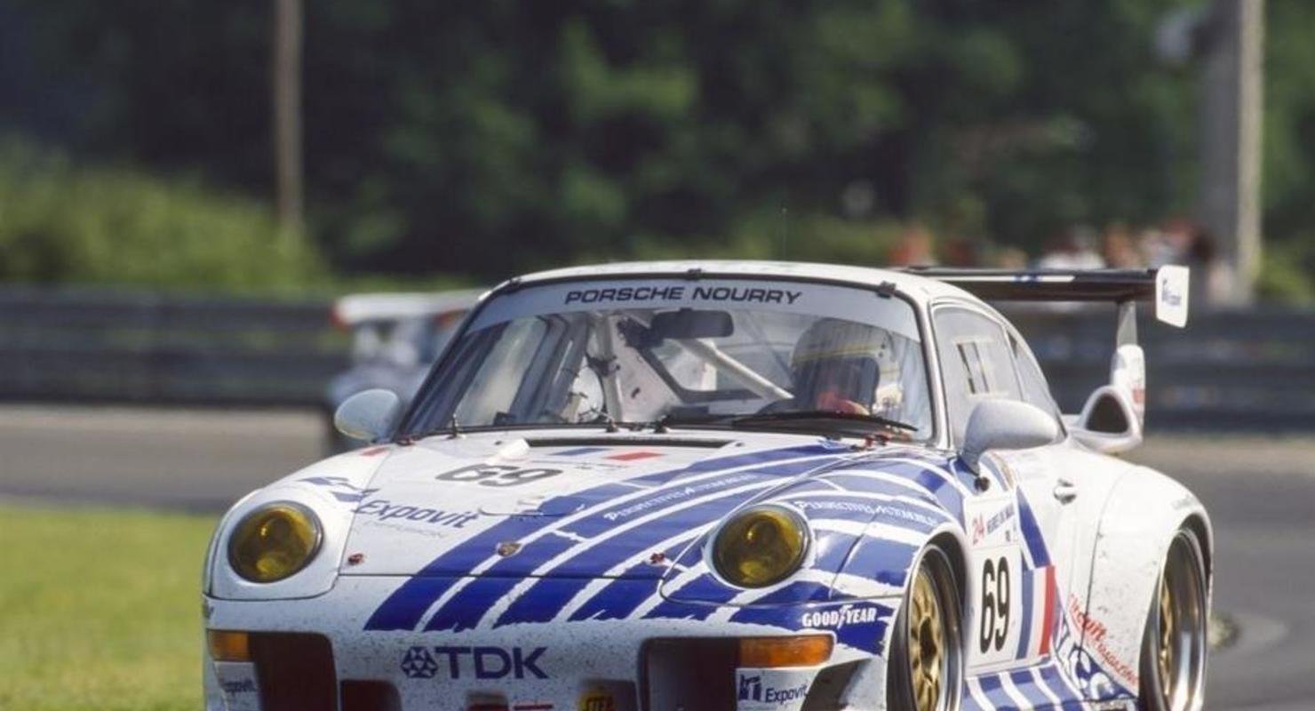 Во Франции продают очень редкий гоночный Porsche 90-х годов