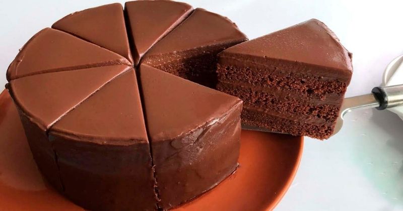 Лучшие Рецепты - Влажный шоколадный торт без яиц, масла и